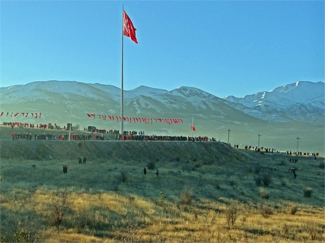 ERZURUM'DA ECDADA SAYGI YÜRÜYÜŞÜ