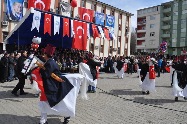 İSPİR'İN KURTULUŞU BÜYÜK COŞKUYLA KUTLANDI