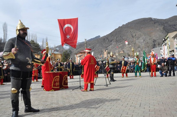 İSPİR'İN KURTULUŞU BÜYÜK COŞKUYLA KUTLANDI