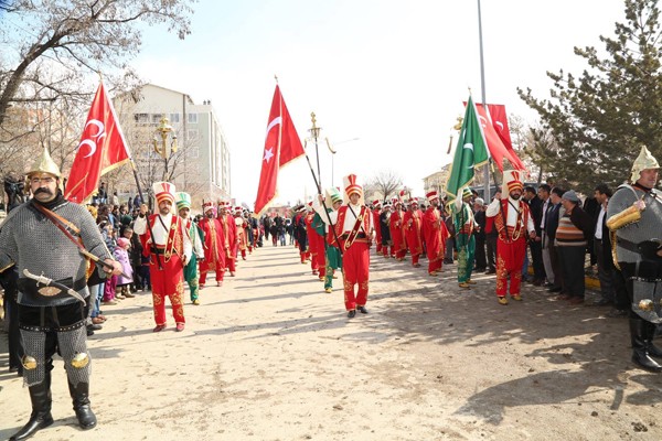 AŞKALE'NİN DÜŞMAN İŞGALİNDEN KURTULUŞU COŞKUYLA KUTLANDI