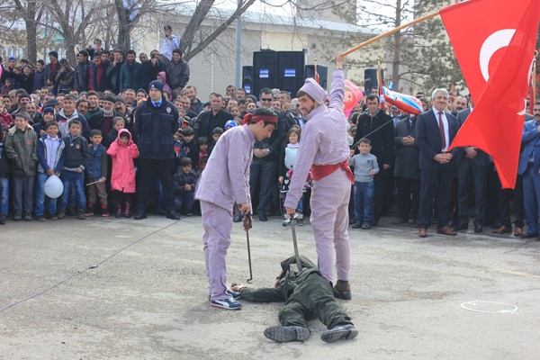 AŞKALE'NİN DÜŞMAN İŞGALİNDEN KURTULUŞU COŞKUYLA KUTLANDI