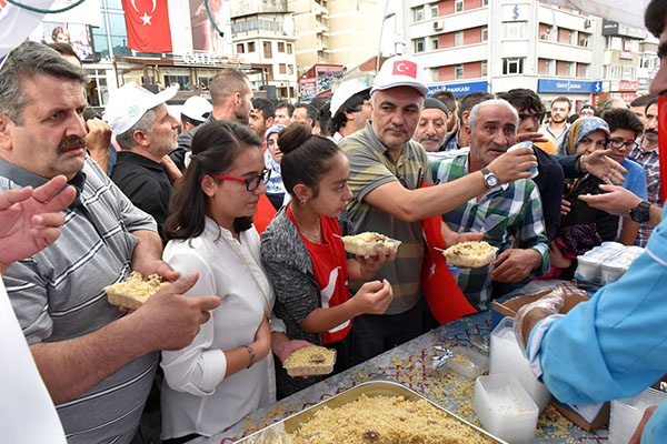 ERZURUM BAYRAK NÖBETİNDE TEK YÜREK