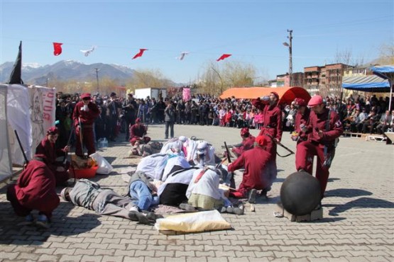 OLTU'DA KURTULUŞ COŞKUSU