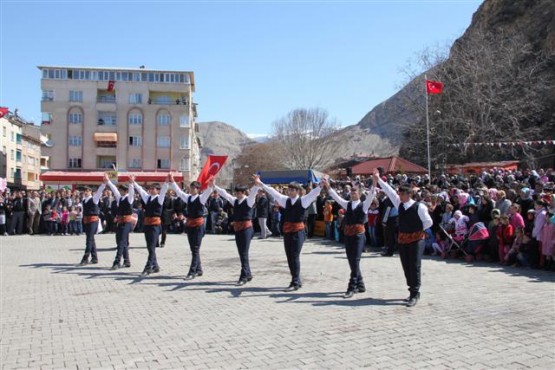 OLTU'DA KURTULUŞ COŞKUSU