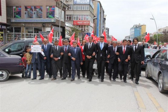 AKİL İNSANLAR PROTESTO EDİLDİ