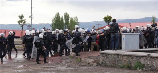 ERZURUM'DA GEZİ PARKI PROTESTOSU