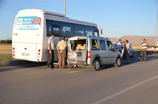 HAC KAFİLESİNİ KONVOYUNDA TRAFİK KAZASI