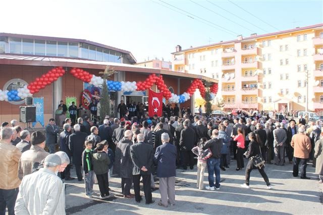 PALANDÖKEN'DEN ÇOK ÖZEL BİR AÇILIŞ