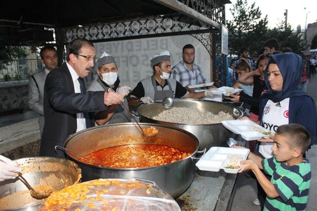 PALANDÖKEN BELEDİYE BAŞKANI ORHAN BULUTLARLA İCRAATIN İÇİNDEN