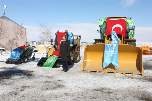 PALANDÖKEN BELEDİYE BAŞKANI ORHAN BULUTLARLA İCRAATIN İÇİNDEN