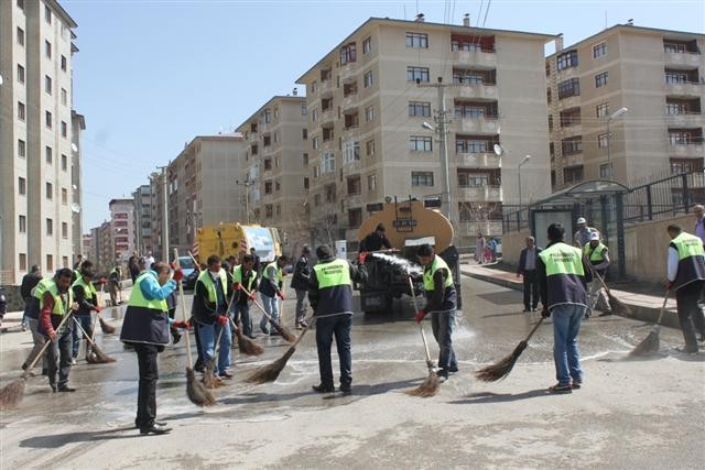 PALANDÖKEN BELEDİYE BAŞKANI ORHAN BULUTLARLA İCRAATIN İÇİNDEN