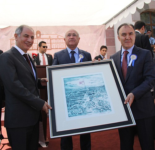 TARİHİ ERZURUM KONGRESİ 95 YIL SONRA YENİDEN CANLANDIRILDI