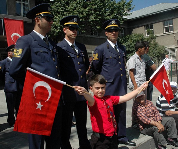 ERZURUM'DA ZAFER BAYRAMI COŞKUSU