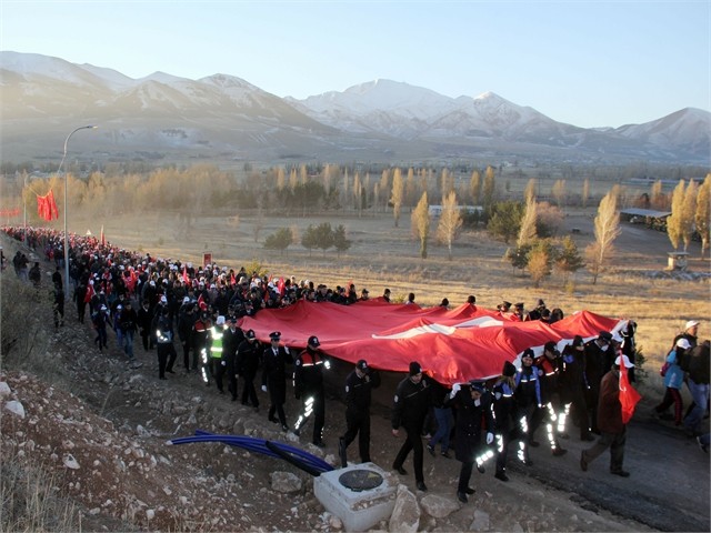 ERZURUM'DA ECDADA SAYGI YÜRÜYÜŞÜ