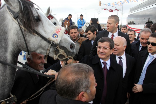 BAŞBAKAN DAVUTOĞLU ERZURUM’DA