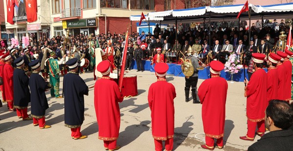 AŞKALE'NİN DÜŞMAN İŞGALİNDEN KURTULUŞU COŞKUYLA KUTLANDI