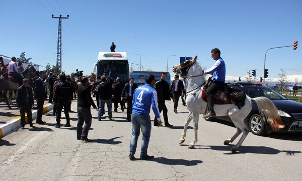 BAŞBAKAN AHMET DAVUTOĞLU ERZURUM’DA