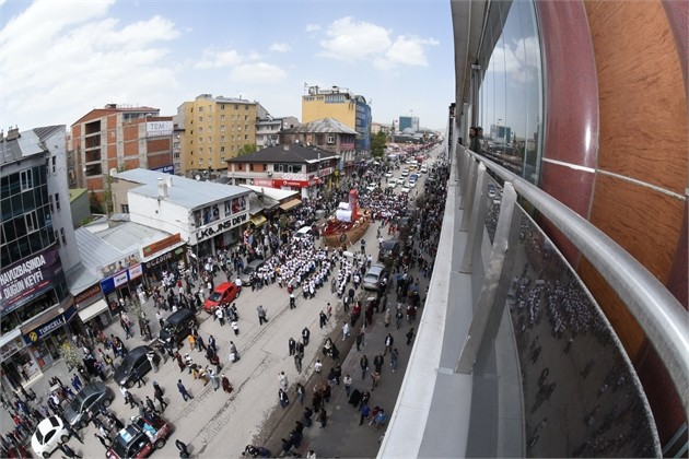 ERZURUM'DA COŞKULU VE RENKLİ FETİH KUTLAMASI