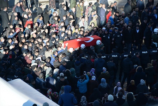 AFRİN ŞEHİDİ UMUT ÖZNÜTEPE SON YOLCULUĞUNA UĞURLANDI