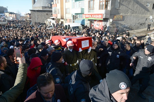 AFRİN ŞEHİDİ UMUT ÖZNÜTEPE SON YOLCULUĞUNA UĞURLANDI