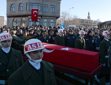 AFRİN ŞEHİDİ UMUT ÖZNÜTEPE SON YOLCULUĞUNA UĞURLANDI