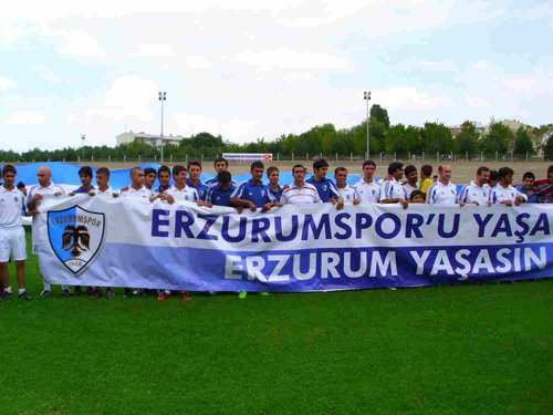 ERZURUMSPOR İÇİN SAHAYA İNDİLER