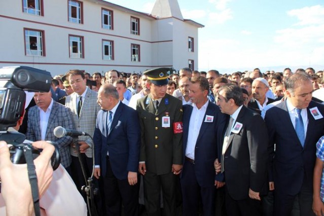 ŞEHİT METİN AYDEMİR GÖZYAŞI VE DUALARLA UĞURLANDI