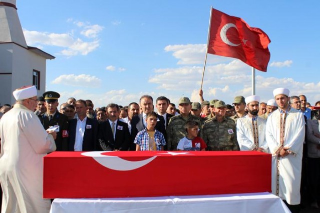 ŞEHİT METİN AYDEMİR GÖZYAŞI VE DUALARLA UĞURLANDI