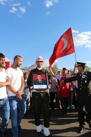 ŞEHİT METİN AYDEMİR GÖZYAŞI VE DUALARLA UĞURLANDI