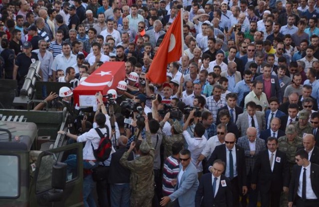 ŞEHİT METİN AYDEMİR GÖZYAŞI VE DUALARLA UĞURLANDI