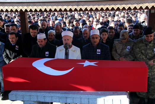 AFRİN ŞEHİDİ UMUT ÖZNÜTEPE SON YOLCULUĞUNA UĞURLANDI