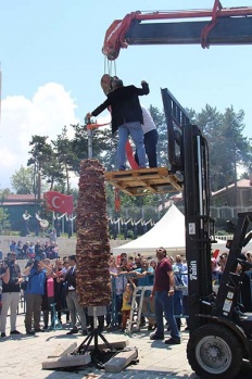 Milli Mücadele anısına tek şişte 919 kilo cağ kebabı...