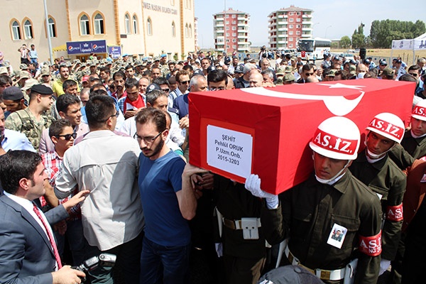 ŞEHİT PEHLÜL ORUK SON YOLCULUĞUNA UĞURLANDI