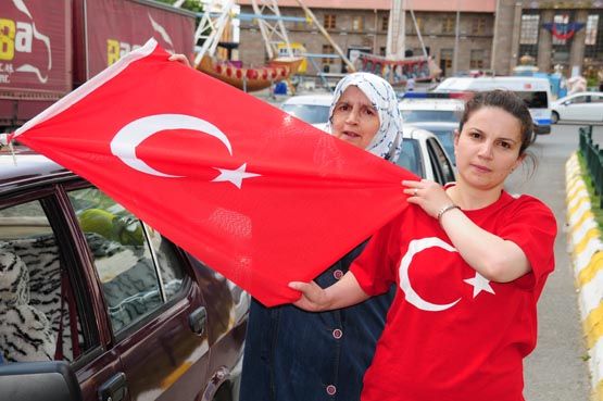 ERZURUM'DAN TERÖRE TEPKİ