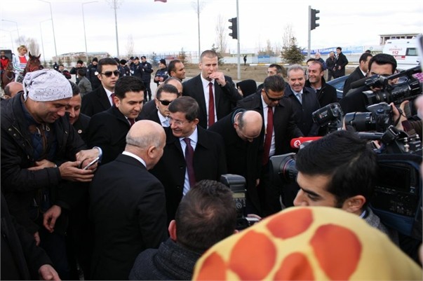 BAŞBAKAN DAVUTOĞLU ERZURUM’DA