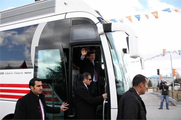 BAŞBAKAN DAVUTOĞLU ERZURUM’DA