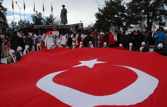 KAR FESTİVALİ KORTEJ YÜRÜYÜŞÜ