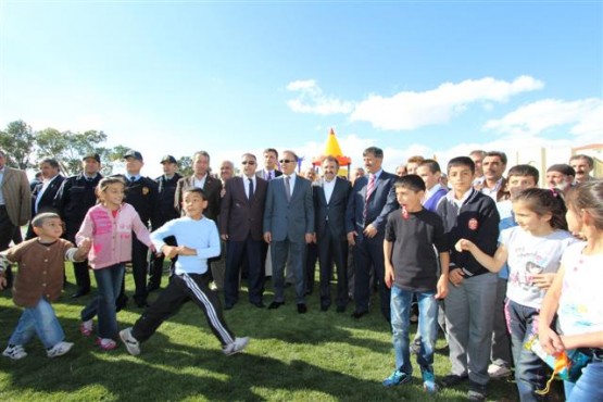 AZİZİYE'DE İKİ YENİ PARK AÇILDI