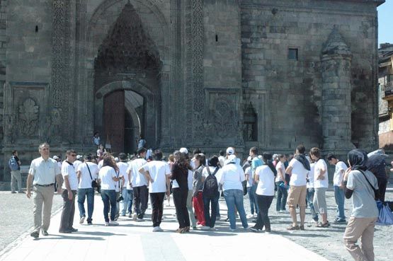 MEHMETCİK ÇOCUKLARI ERZURUM'DA