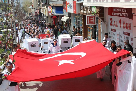 MISIR'DAKİ İDAM KARARLARI, ERZURUM'DA KEFENLERLE PROTESTO EDİLDİ