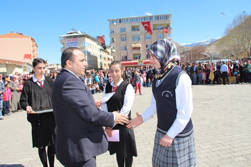 OLTU'DA KURTULUŞ COŞKUSU