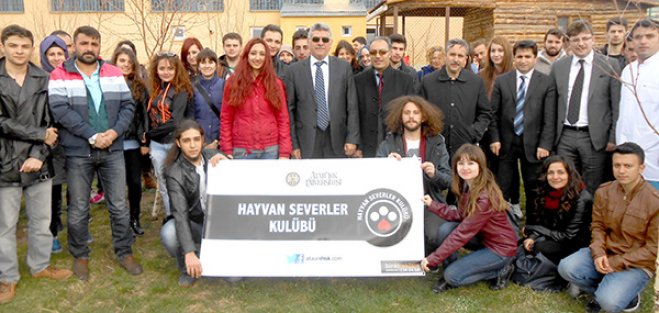 BÜYÜKŞEHİR’İN HAYVAN BAKIMEVİ 2015’TE ZİYARETÇİ AKININA UĞRADI