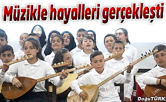 Konserle büyülediler