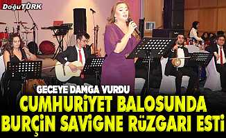 Cumhuriyet Balosunda Burçin Savigne rüzgarı esti